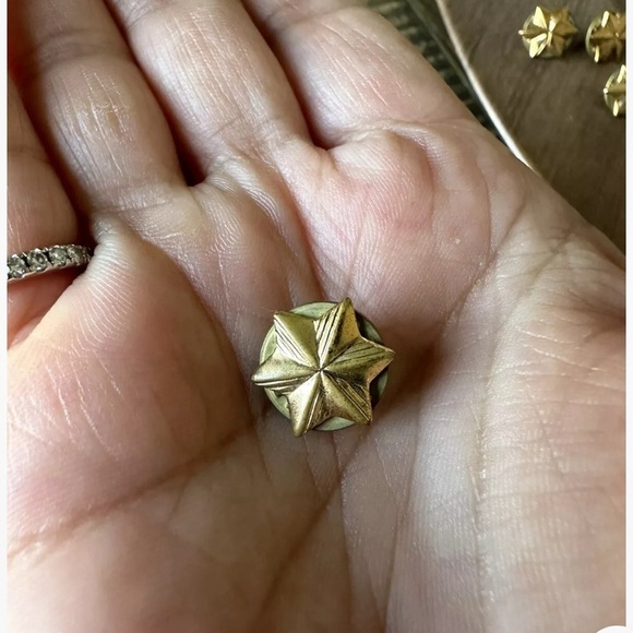 Vtg Lot Of 4 Girl Scouts Membership Stars Pin Gold Tone - Picture 2 of 4